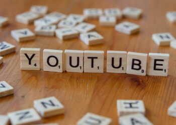 Influencer Metrics, Mental‑Health Fallout: A Structural Scan of the New Digital Economy