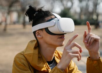 Literary Crossovers in the Metaverse: How Immersive Storytelling Is Reshaping Creative Careers