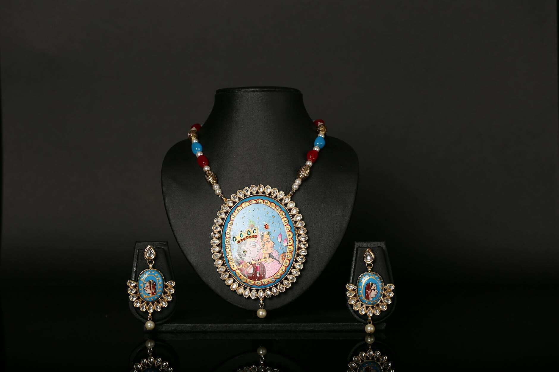 Luxury Meets Craft: How Artisan Partnerships Are Re‑Engineering the Jewelry Value Chain