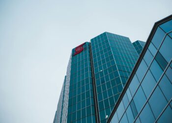 Merging Titans, Losing Talent: What Oracle-Microsoft’s Deal Reveals About Post-Merger Hiring