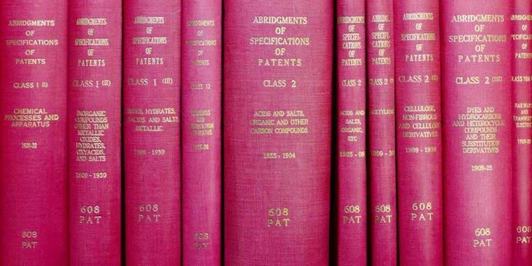 Metaverse Regulation: Labor and IP at the Edge of a Virtual Economy