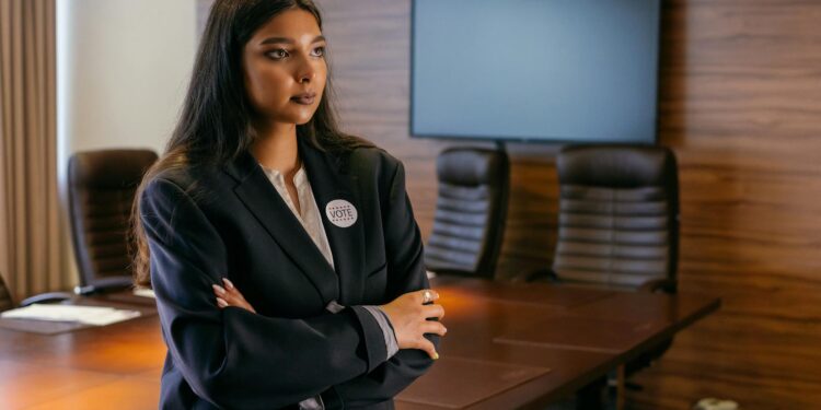 Micro‑Commitments Redefine Career Capital in a Fragmented Labor Market