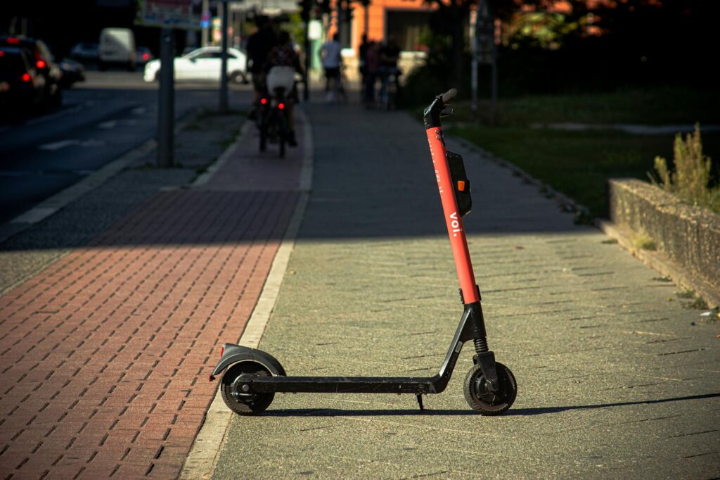 Micro‑Mobility Regulation Turns Urban Transport into a Structural Lever for Climate, Health and Labor Markets