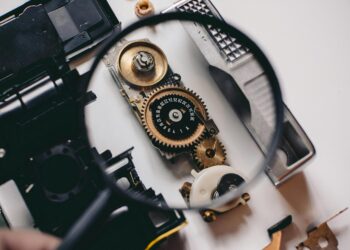 Micro‑Specialization as a Structural Buffer Against AI‑Driven Workforce Disruption