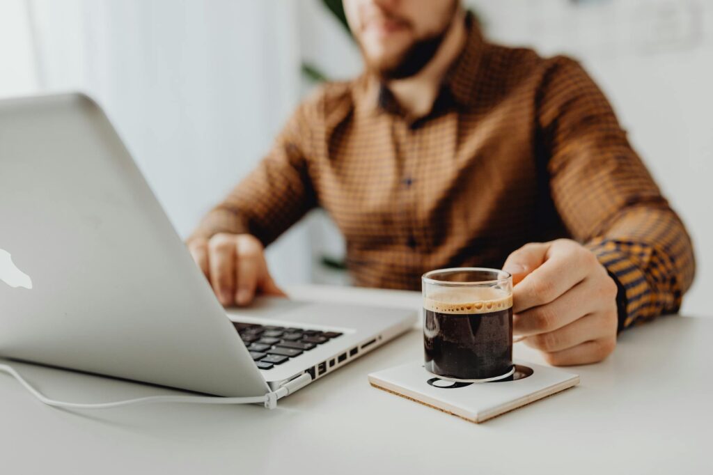 Micro‑Specialization Reshapes the Labor Landscape Amid AI, Blockchain and Remote Work