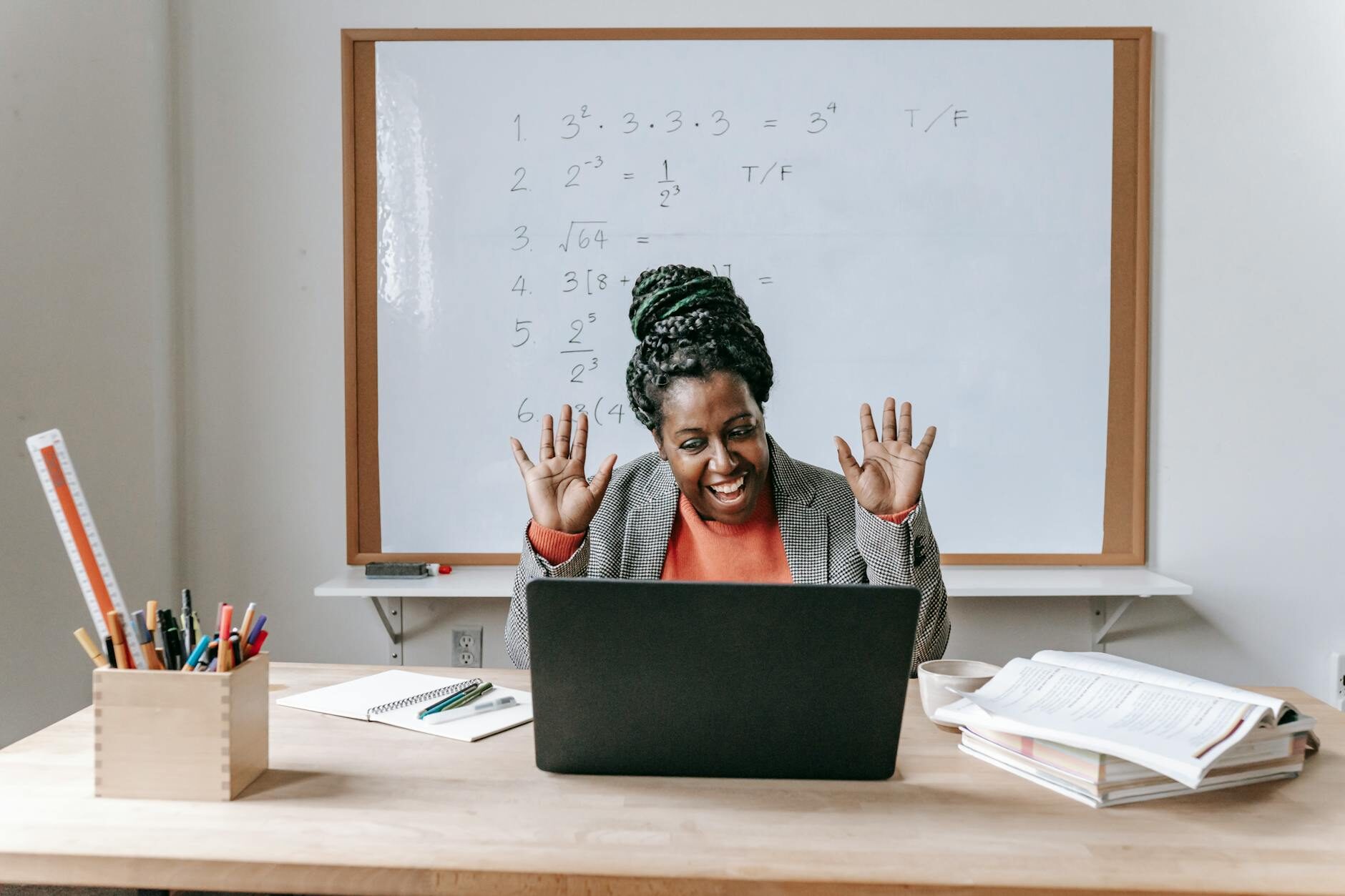 Microlearning’s Structural Surge: How Bite‑Size Learning Redefines Career Capital and Institutional Power