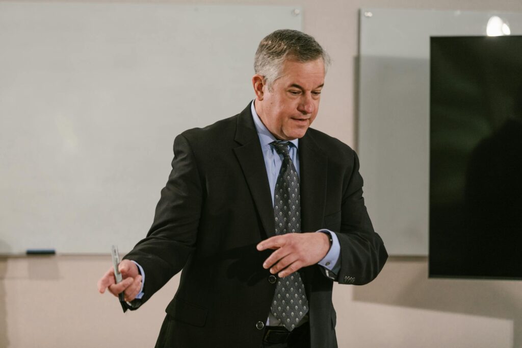 MOOCs, AI and the Fracturing of Executive Education: A Systemic Shift in Career Capital
