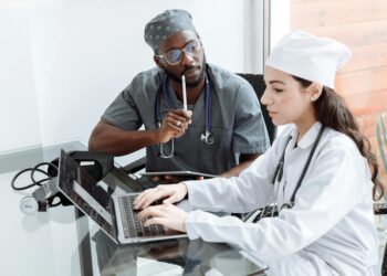 Multidisciplinary Professionals Reshape Career Capital in the Post‑Pandemic Economy