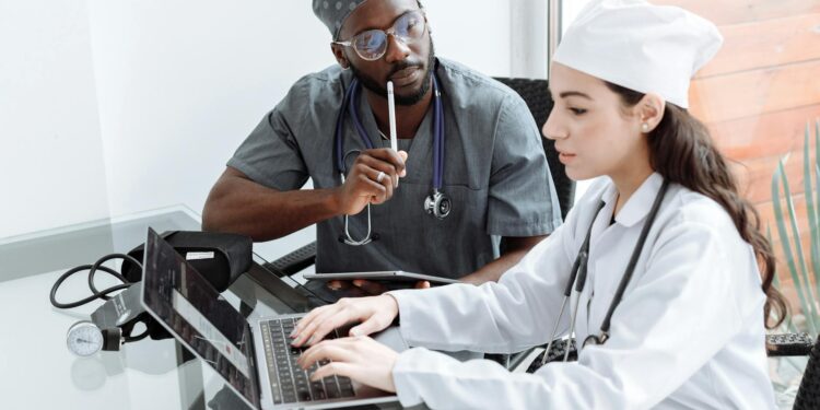 Multidisciplinary Professionals Reshape Career Capital in the Post‑Pandemic Economy