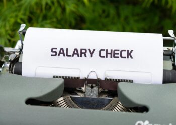 Outcome‑Based Pay Reshapes Sales: The Decline of Pure Commission