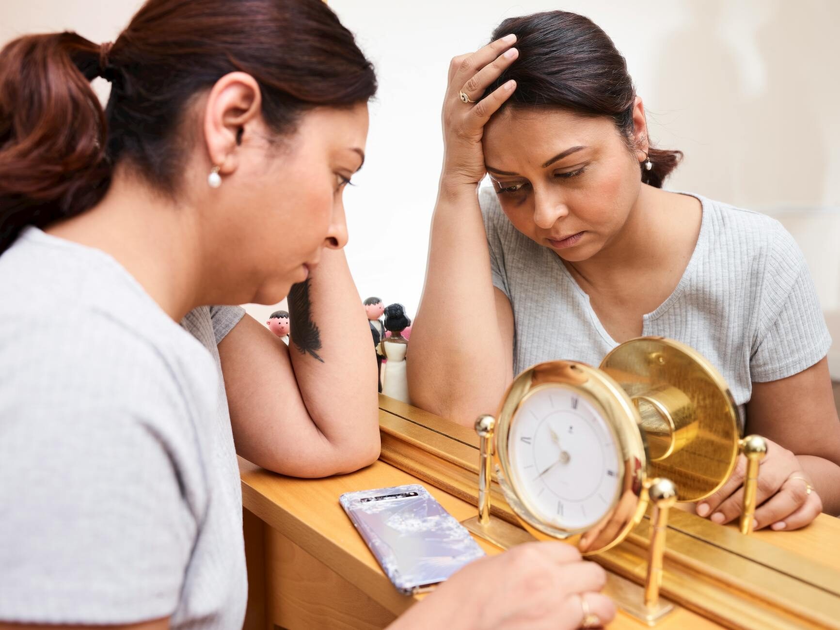 Parental Burnout Meets Digital Overload: Structural Strain on Working Families