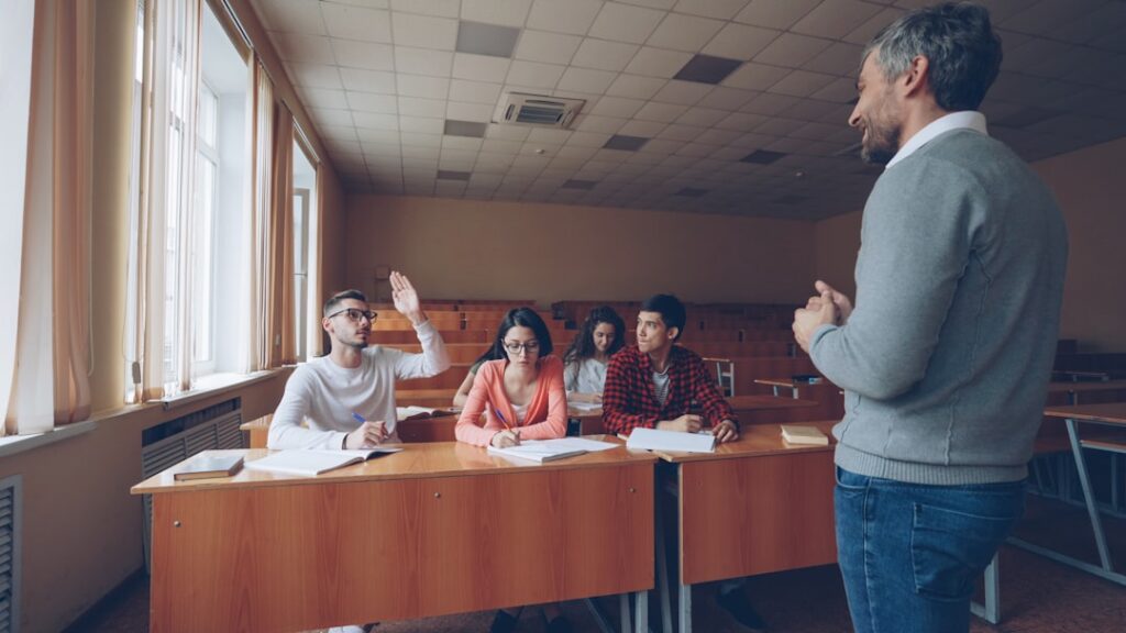 Peer‑to‑Peer Learning Reshapes Professional Capital in the Post‑Digital Enterprise
