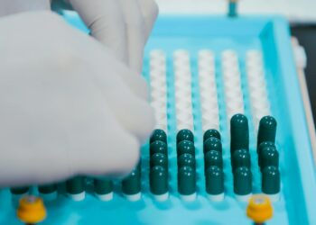Pharmaceutical Manufacturing 4.0: Digital‑Driven Resilience Meets Institutional Sustainability