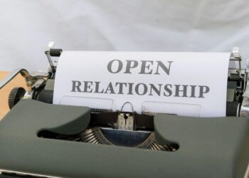 Polyamory at the Desk: How Non‑Monogamous Relationships Are Reshaping Workplace Power and Career Capital
