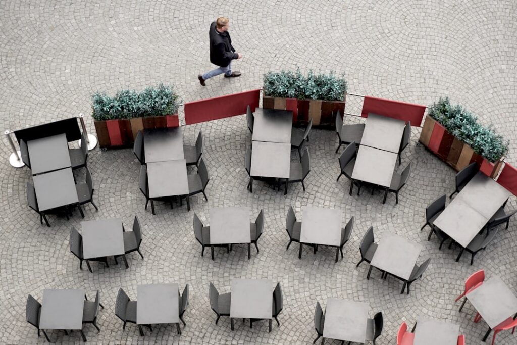 8 Signs of High Employee Turnover: A Jobseeker’s Guide