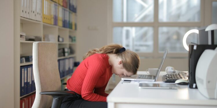 Quiet Quitting’s Structural Roots: How Post‑Pandemic Work Design Shapes Motivation and Career Capital