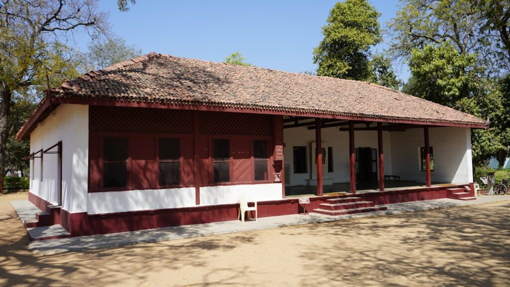 IIM Ahmedabad Launches AI School with Rs 100 Crore Endowment from Grammy Winner Chandrika Tandon