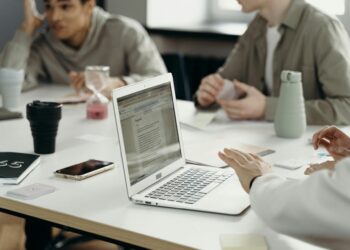 Remote‑First Product Management: How Distributed Work Is Reshaping Team Dynamics and Innovation