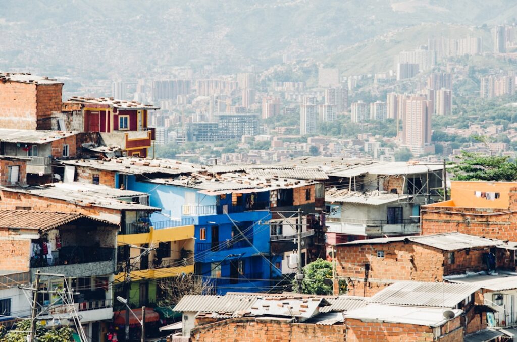 Remote Work Reshapes Cities: How Post‑Pandemic Migration Is Redefining Urban Planning and Housing Markets