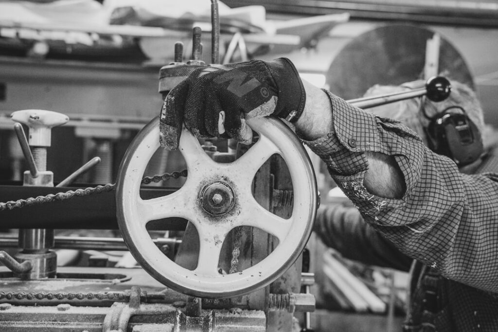 Skill Obsolescence in Platform Economies: Structural Pressures on Gig Workers