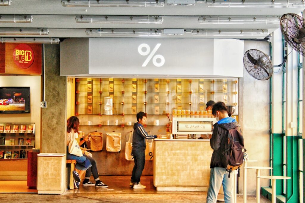 Social Commerce Redefines Retail: From Click‑and‑Collect to Immersive Buying Networks