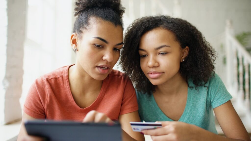 Social Commerce’s Structural Surge Redefines E‑Commerce, Careers and Capital