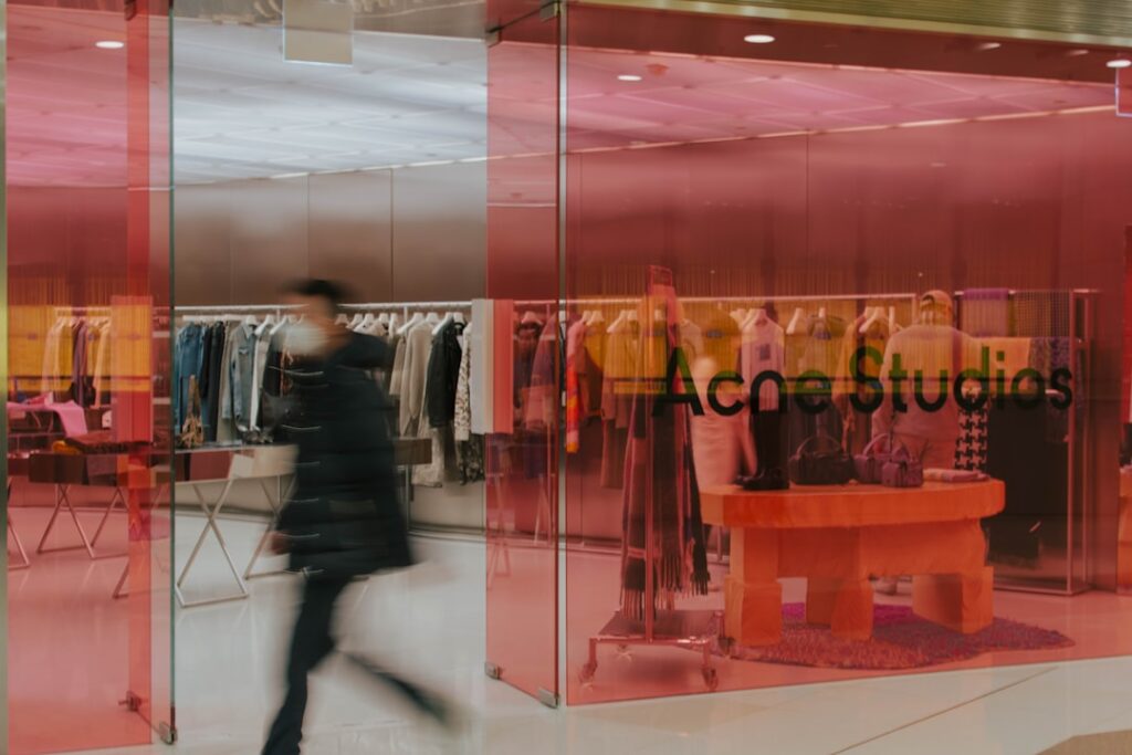 Storefronts in Contraction: How Retail’s Spatial Shrinkage Reshapes Capital, Mobility, and Institutional Power