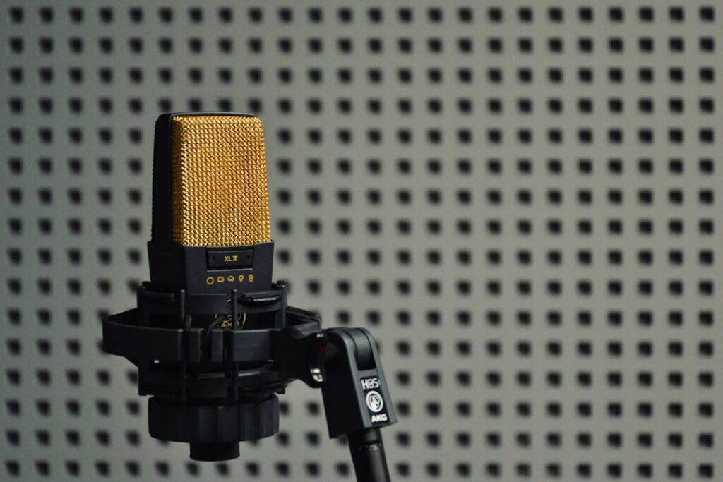 Synthetic Voices, Structural Shifts: How AI Voiceovers Redefine Media, Talent and Power