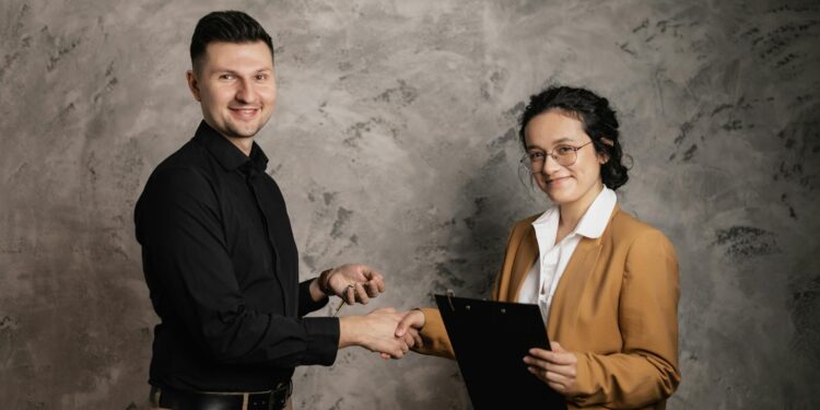 Technical‑Business Hybrids Reshape B2B Sales: The Ascent of Sales Engineers as Institutional Power Brokers