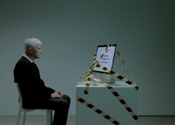 Technological Unemployment and Mid‑Career Professionals: A Structural Forecast