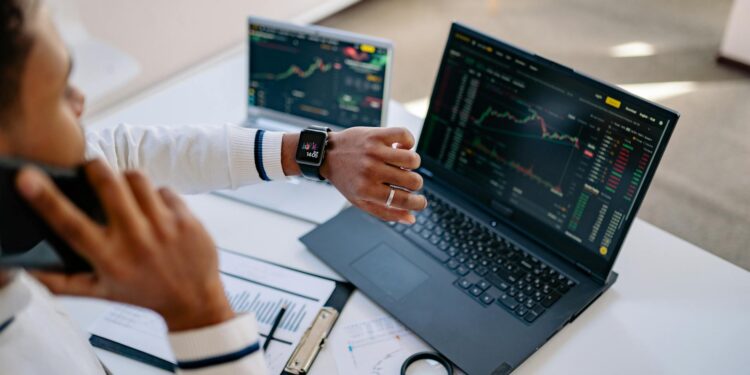 The Hidden Cost of Wrist‑Bound Alerts: How Smartwatch Notifications Reshape Productivity and Career Trajectories