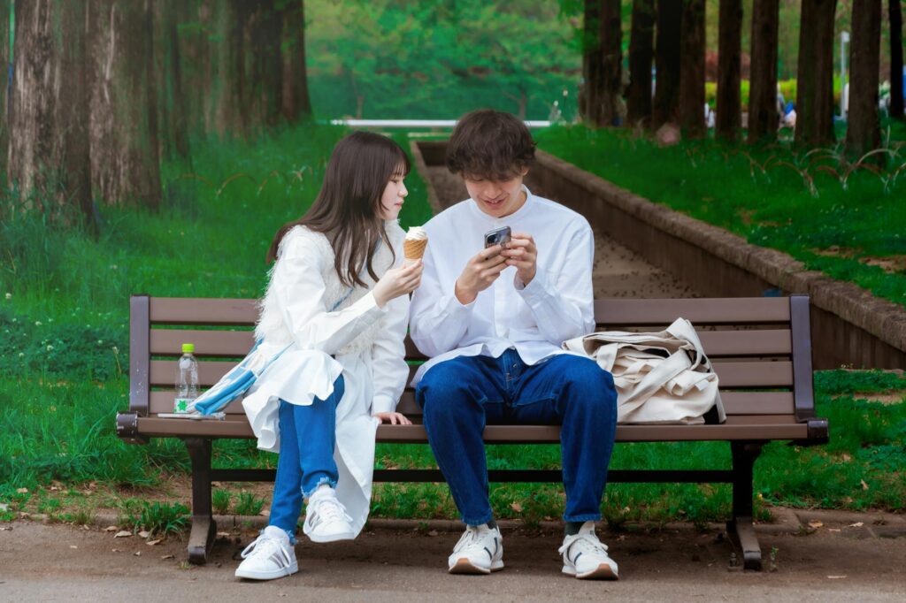 The Quiet Rebellion: Couples Carve Out Tech-Free Time