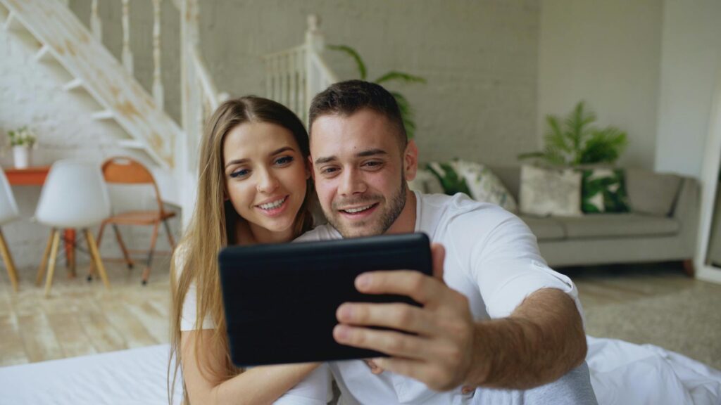 The Quiet Rebellion: Couples Carve Out Tech-Free Time