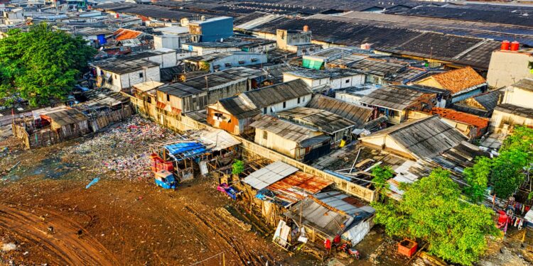 The Unequal Cost of Close‑Knit Parenting: How Income Gaps Reshape Attachment Practices and Child Capital