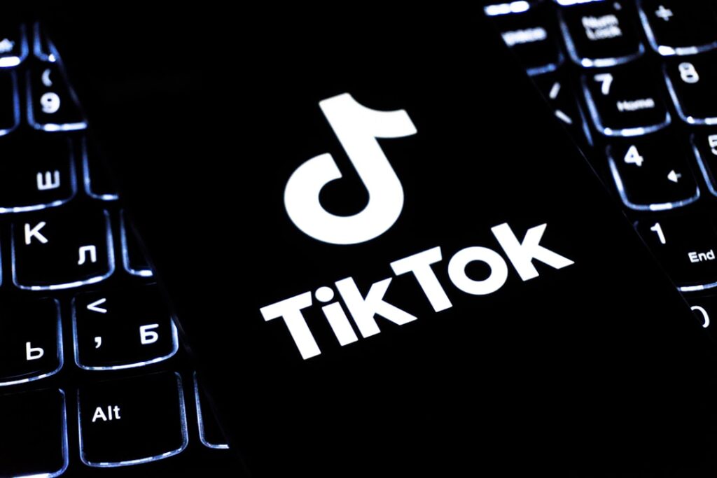 TikTok’s Earnings Shock: Why the Creator Middle Class Is on Thin Ice