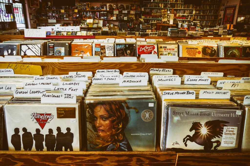 Vinyl’s Ascent: How Physical Records Reshape Music‑Industry Economics