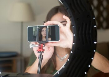 Virtual Celebrities Reshape the Architecture of Fame