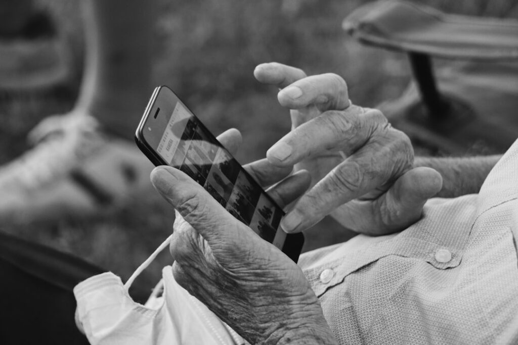 When Bylines Fade: Institutional Strategies for Media Professionals’ Digital Afterlife