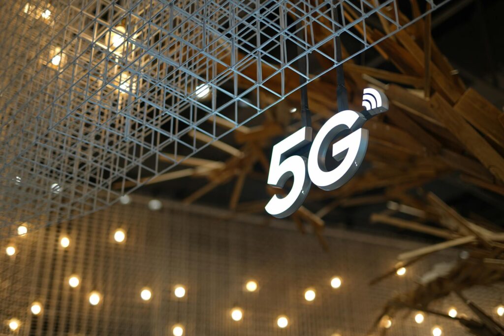 5G’s Structural Shift: Redefining Remote‑Work Infrastructure and Career Trajectories