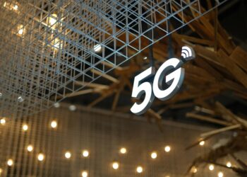 5G’s Structural Shift: Redefining Remote‑Work Infrastructure and Career Trajectories
