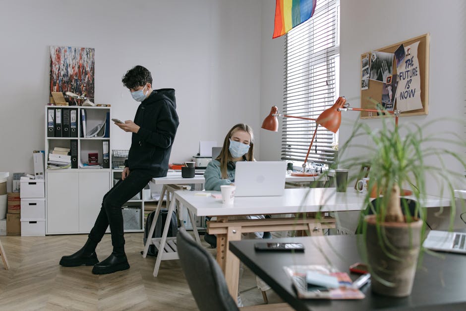 Who Benefits from Hybrid Working? Research on Autonomy and Workplace Interruptions | Career Outlook