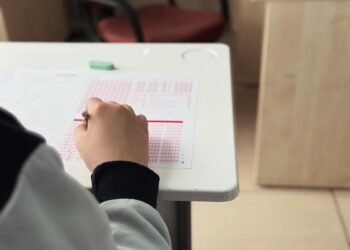 AI‑Driven Feedback Engines Reshape Academic Capital and Institutional Power