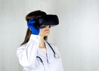 Augmented Intelligence Re‑engineers Healthcare — From Data Silos to Integrated Care Networks