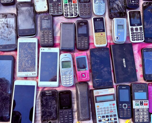 Mobile phones to be banned in schools in England under new plans