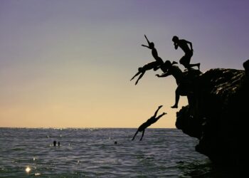 Top 19 Arianna Huffington Quotes on Risk Taking Every Professional Needs to Hear