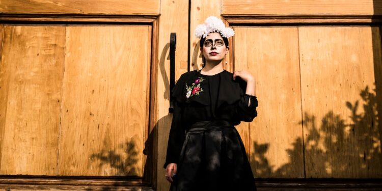 Top 10 Frida Kahlo Quotes on Creative Freedom That Will Inspire Every Professional