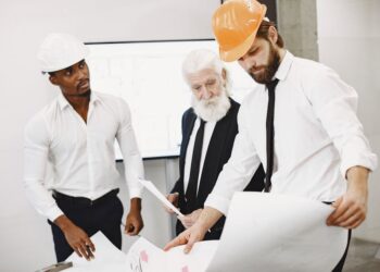 How to Become an Architect in the USA: Degrees, Licensing, Portfolio, and Career Growth