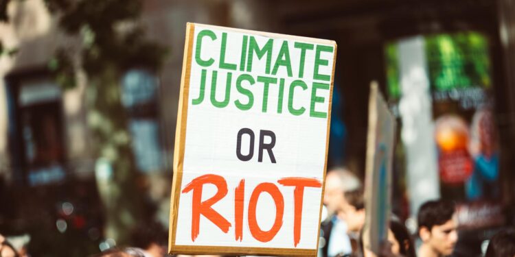 Climate Justice Redefines Global Supply Chains: A Structural Shift in Worker Rights and Environmental Accountability