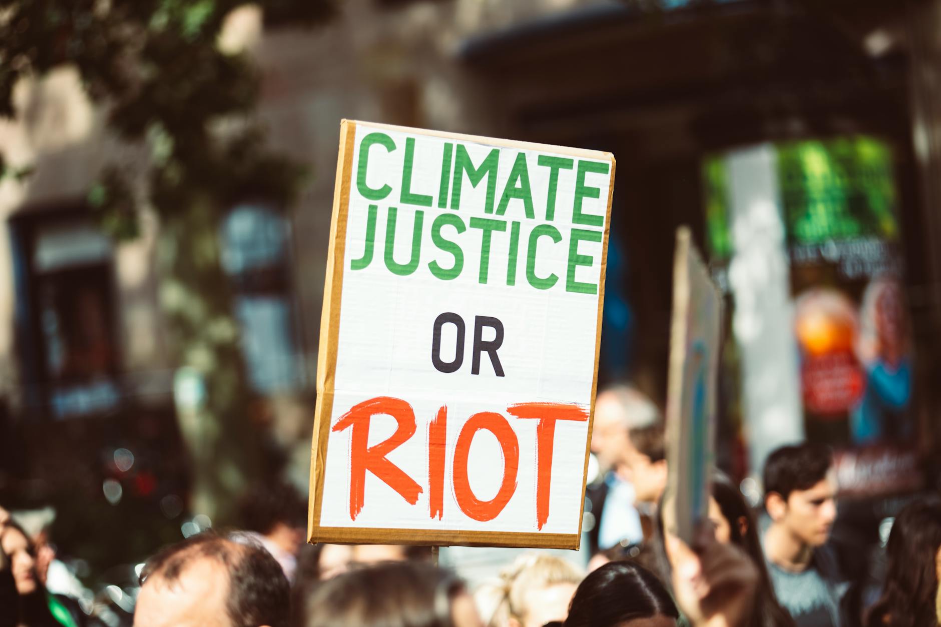 Climate Justice Redefines Global Supply Chains: A Structural Shift in Worker Rights and Environmental Accountability