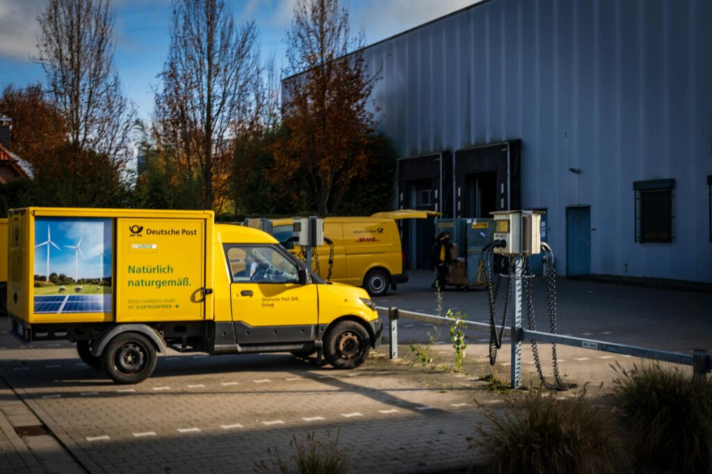 Decarbonizing Global Supply Chains: How Climate‑Resilient Logistics Redefine Business Power Structures